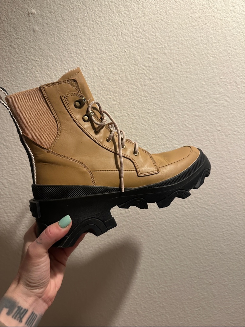 Sorel Brex Lace Up Boots- Womens size 9- Tan - Picture 3 of 16